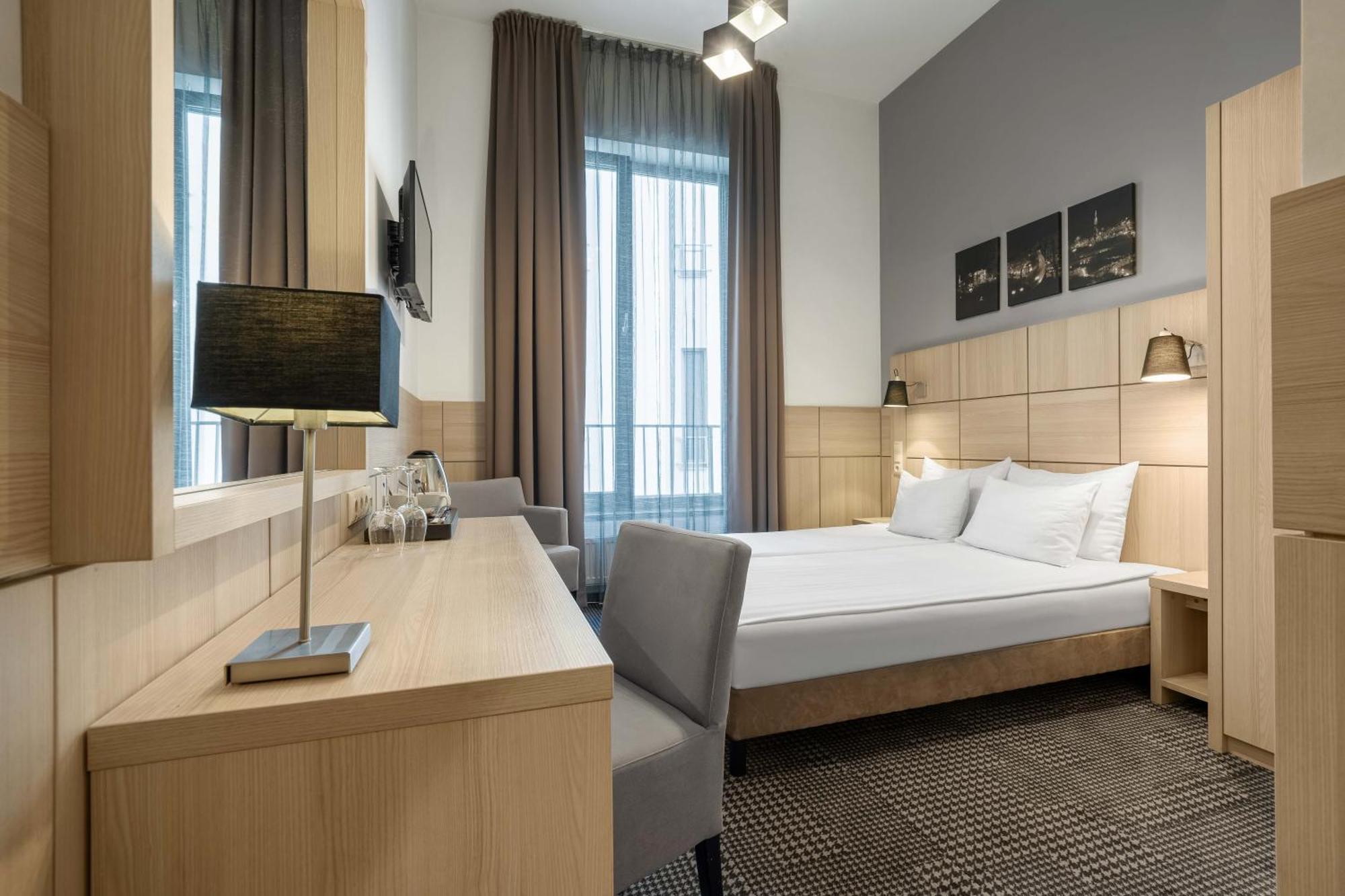 Small Double or Twin Room,1637726376:JPEG