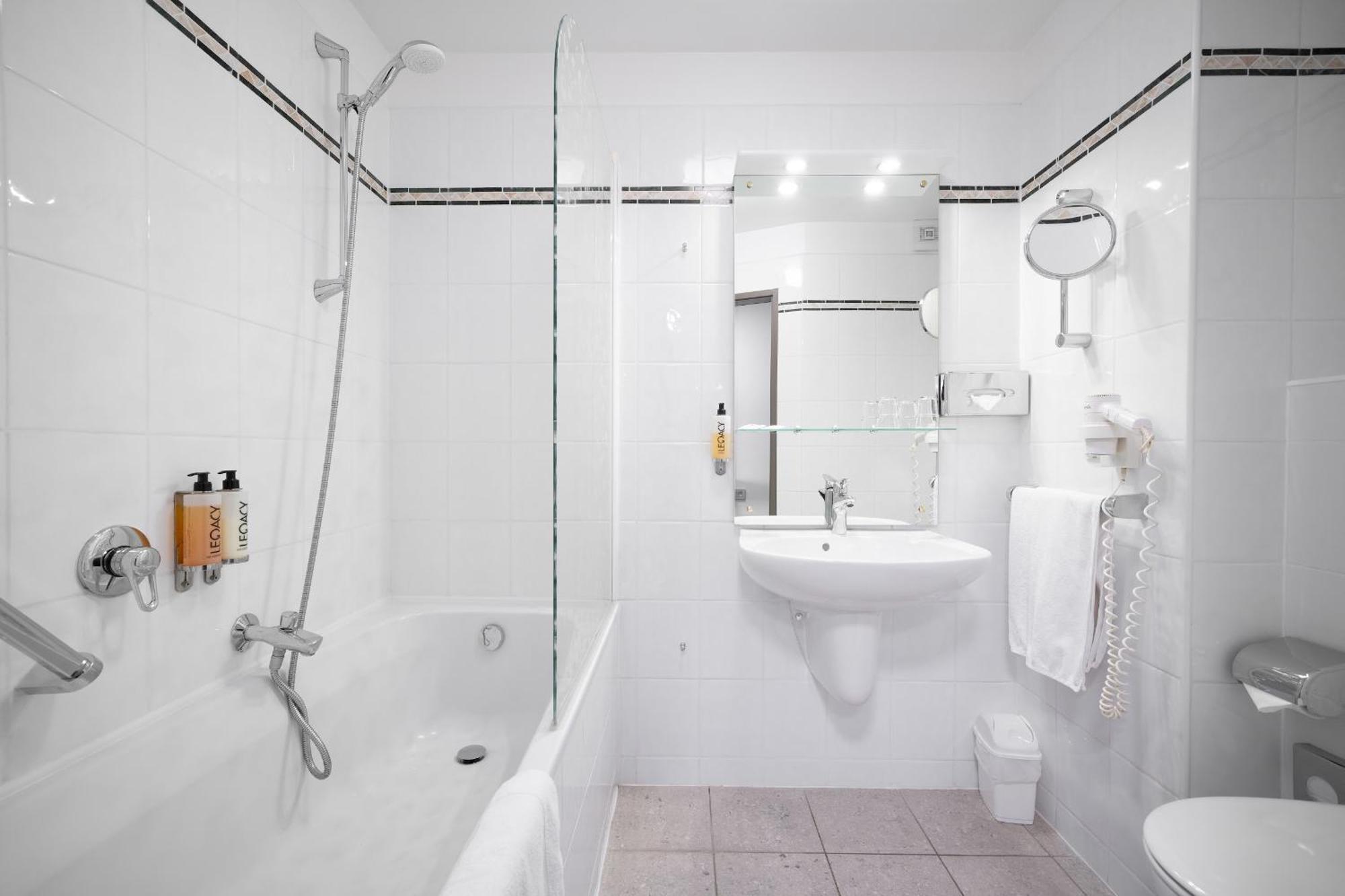 Standard Double Room Bath,1646888995:JPEG